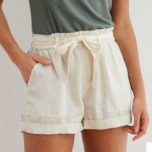 Aerie - Short : Off White color